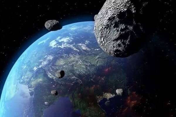 Bakalan Ada Asteroid sebesar Menara Eiffel Mendekati Bumi, Perlu Waspada