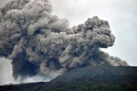 MENINGKATNYA INTENSITAS ERUPSI GUNUNG MARAPI, WARGA DIHARAPKAN UNTUK TERUS WASPADA