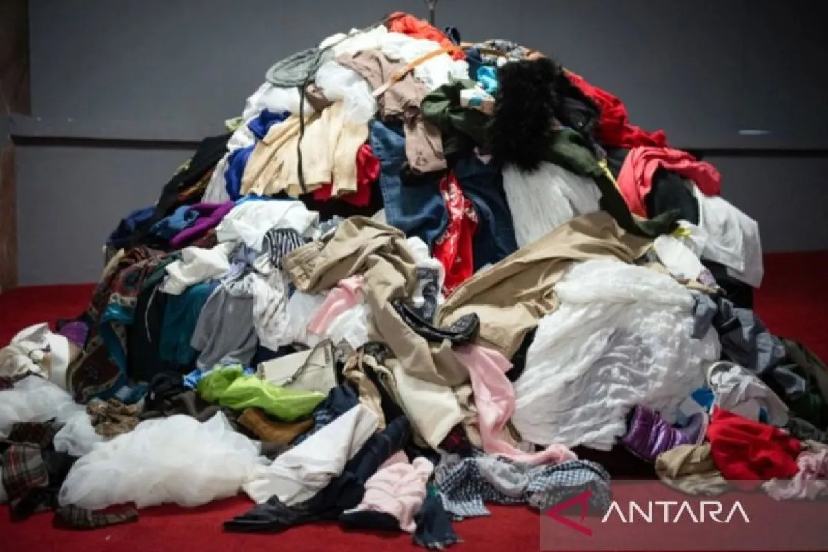 Home 34 Sampah-Pakaian