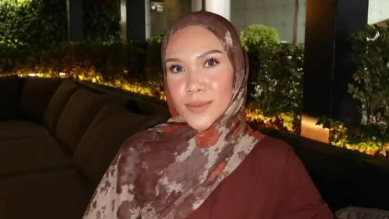 699C8B4Bf0Ed5-Beauty-Influencer-Cut-Rizki_1265_711