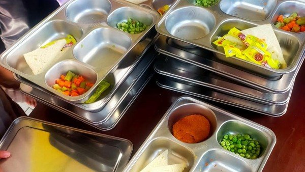 Menu-Mbg-Ala-Eropa-Yang-Enggan-Disantap-Siswa-Sdn-1-Telagawaru-Kecamatan-Labuapi-Lombok-Barat-Dok-Satgas-Mbg-Lombok-Barat-1759506455612_169