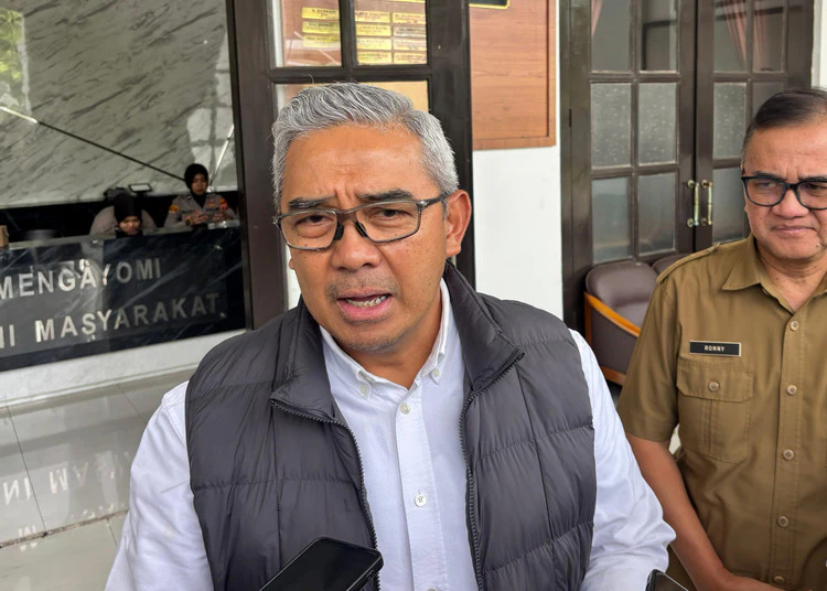 wali-kota-bandung-muhammad-farhan