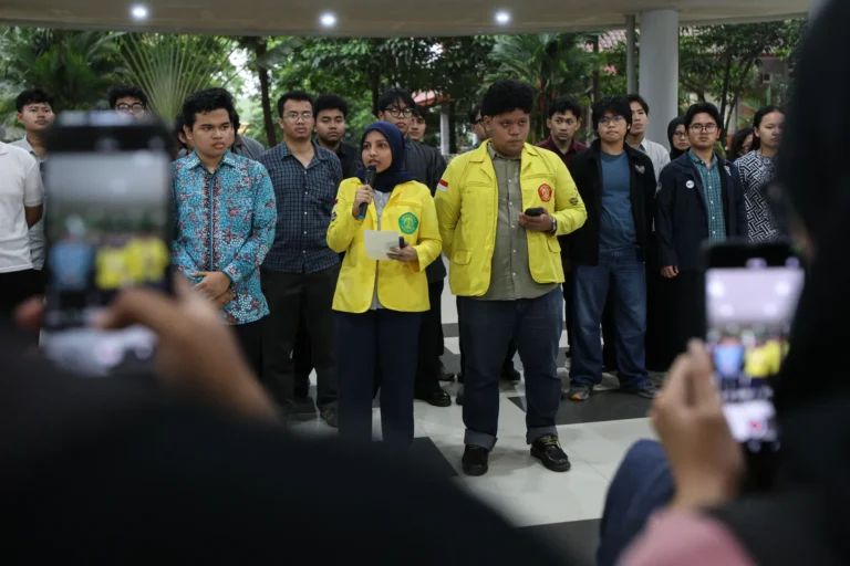 e595372d3bbf0dcd36c39a89b8e9240a-FAK_6756